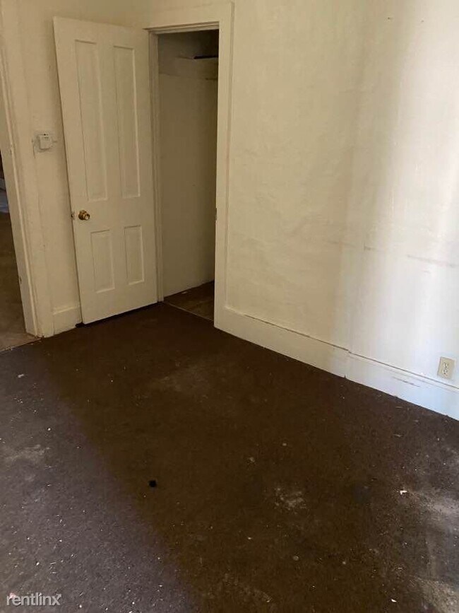 Building Photo - 3 br, 1 bath House - 1030 South Shelley St...