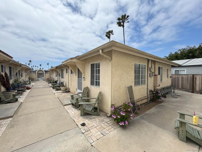 Foto del edificio - 5058-68 Santa Monica Ave