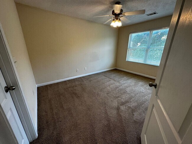Foto del edificio - BRIDGEWATER HOME! PRE-LEASING FOR AUGUST 1ST, 2026! 1/2 Off Deposit!
