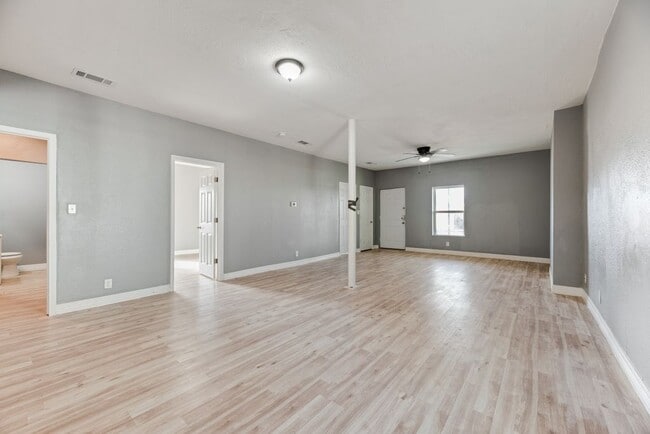 Foto del edificio - 815 N Travis St