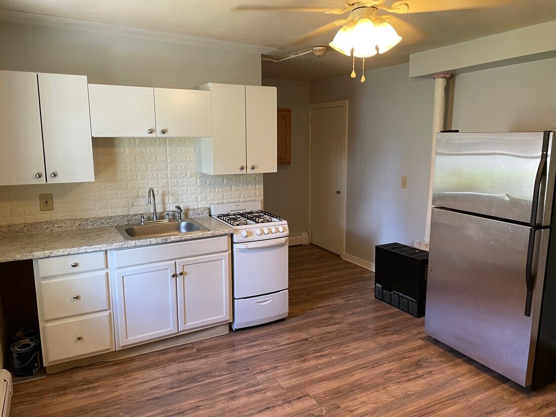 Kitchen - 7 Webb St