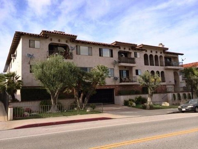 Vista a la calle - 1322 W 9th St