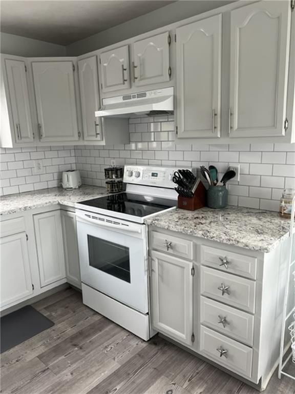 Foto del edificio - 115 Holden Rd