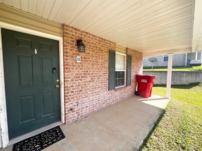 Building Photo - 20924 Hartsburg Ln