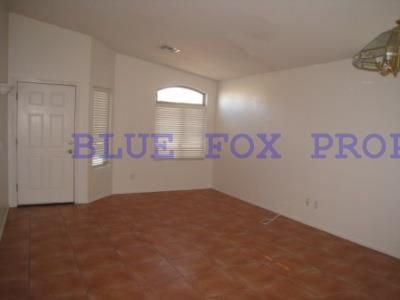 Building Photo - Nice Northwest Side Home!