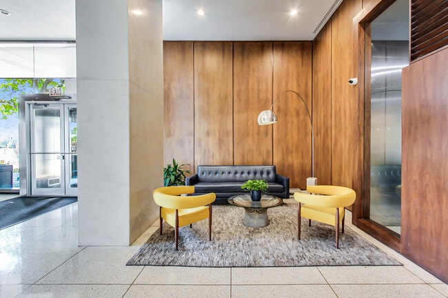 Foto del edificio - 3600 N Lake Shore Dr