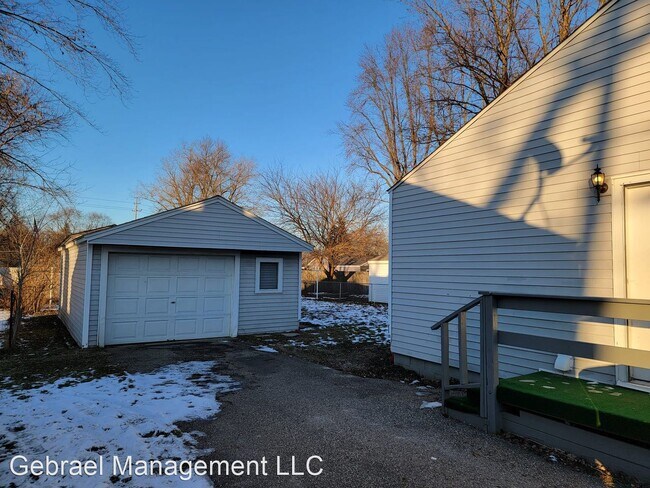 Building Photo - 2 br, 1 bath House - 4028 Larchmont st