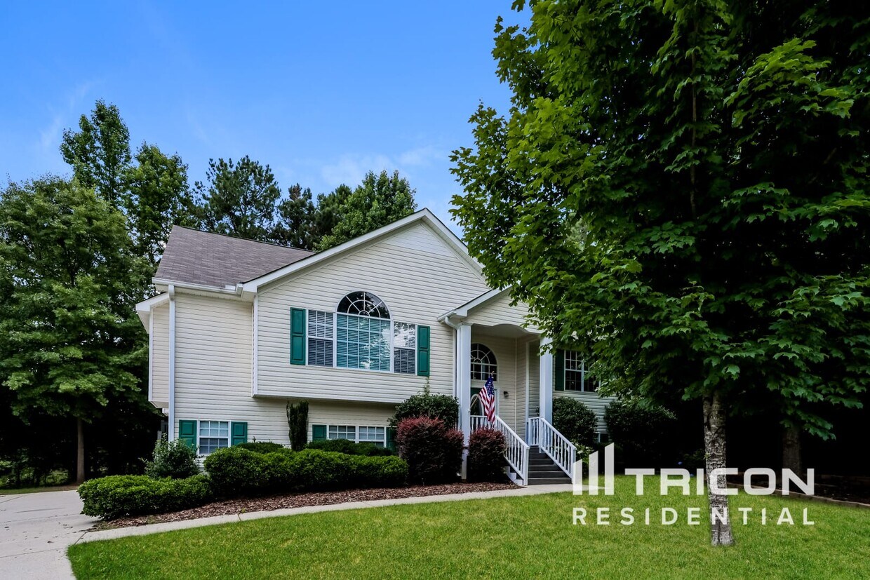 Primary Photo - 8870 Mae Court Winston GA
