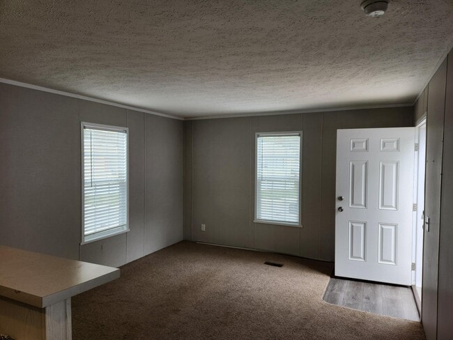 Building Photo - 210 Bobwhite Ln