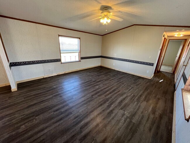 Foto del edificio - 2 Bedroom 2 Bath Updated Mobile Home in Cliffview Mobile Home Park. Very well kept-up area.