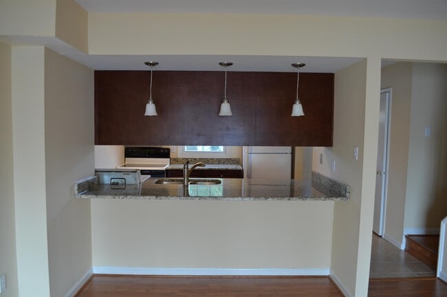 Foto del edificio - 14435 Turin Ln