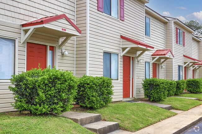 Building Photo - Summer Court Townhomes