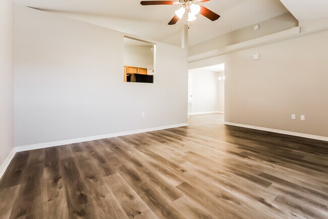 Foto del edificio - 11730 Lynn Brook Cir