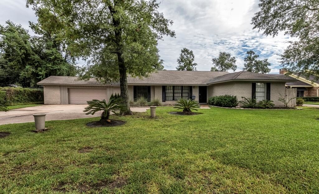 Foto principal - 5750 Gladys Ave