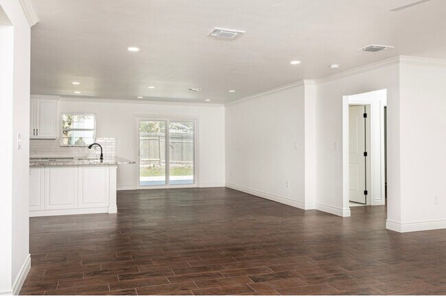 Foto del edificio - 622 Florence St