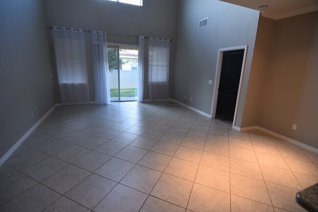 Building Photo - 2 Story Townhome in Terracina at Lake Forest!