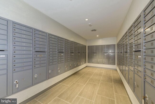 Building Photo - 4141 Henderson Rd