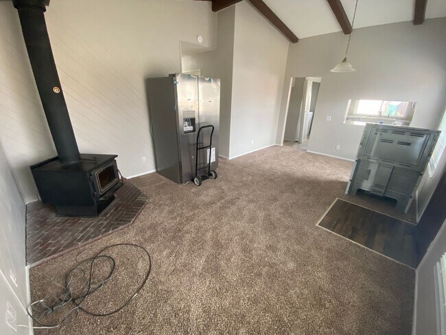 Building Photo - Spacious Aurora Townhome