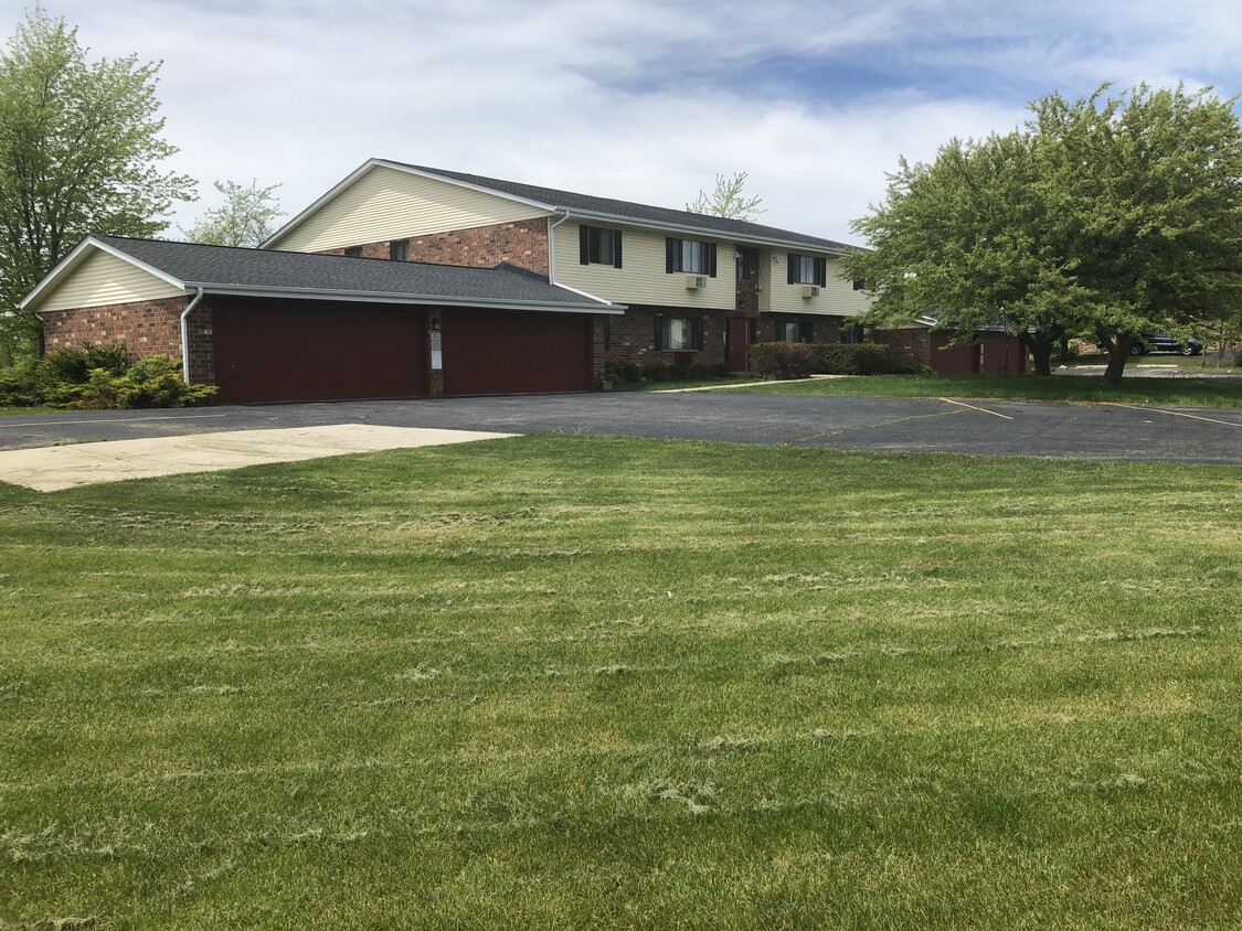Primary Photo - W151S7043 Cornell Cir