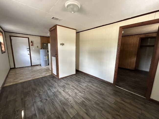 Building Photo - Apartment for Rent