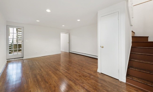 Building Photo - 254 E 74th St