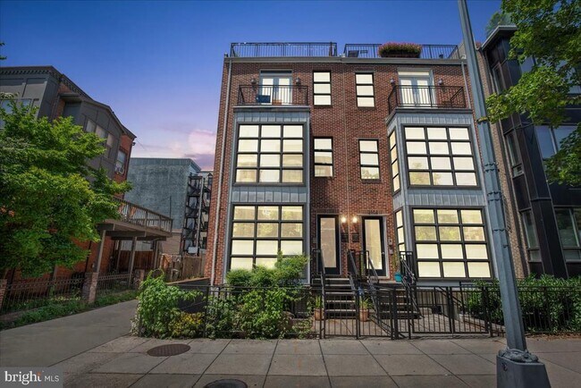 Foto del edificio - 2106 10th St NW