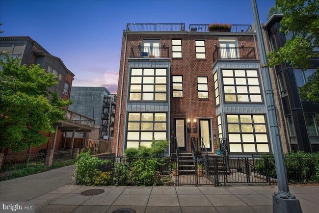 Building Photo - 2106 10th St NW