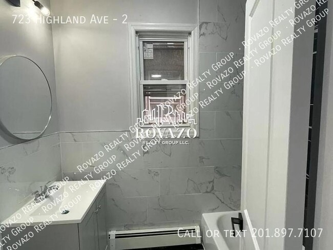 Building Photo - 723 Highland Ave- 4 bedroom in Newark