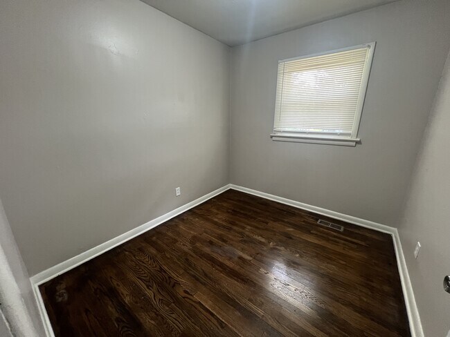 Building Photo - 117 Bayview Dr