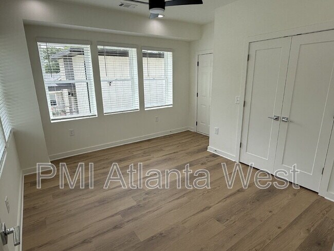 Foto del edificio - 750 Cascade Pl SW