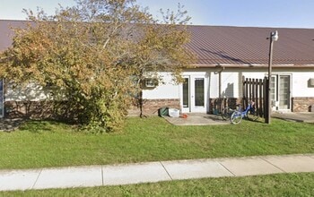 Building Photo - 700 W Main St