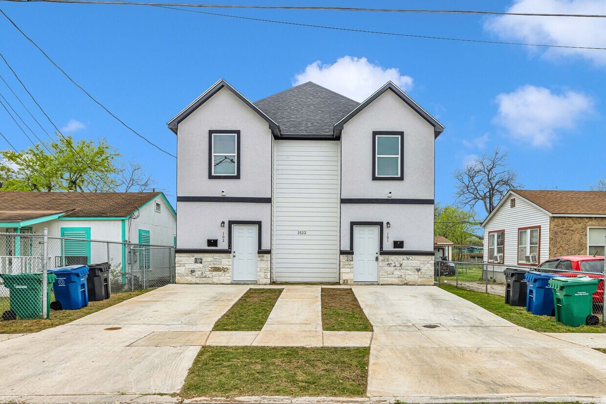 1522 Burleson St, San Antonio, TX 78202 Townhome Rentals in San
