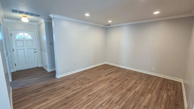 Foto del edificio - 9342 Colfair St