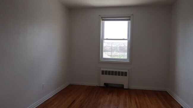 Building Photo - 8720 Commonwealth Blvd