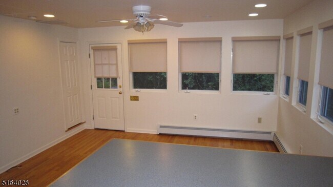 Building Photo - 34 Lewis Dr