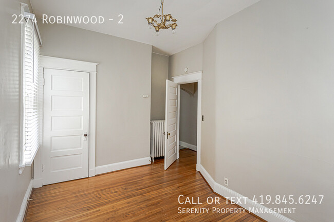 Building Photo - 2274 Robinwood-2