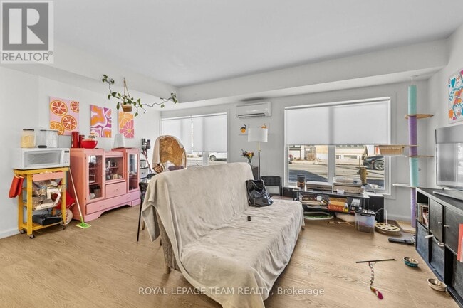 Building Photo - 506 Gladstone Ave