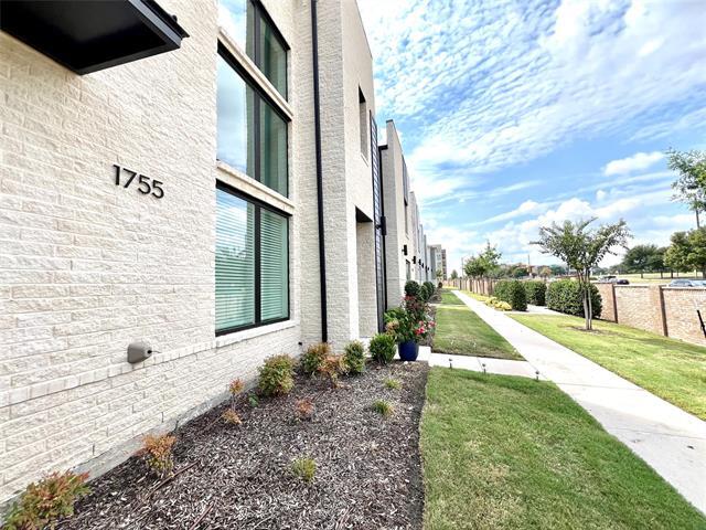 Building Photo - 1755 Montgomery Dr