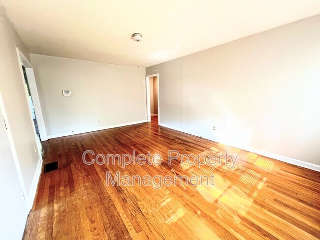 Building Photo - 2608 2nd St NW