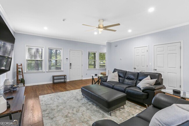 Foto del edificio - 687 Windsor St SW