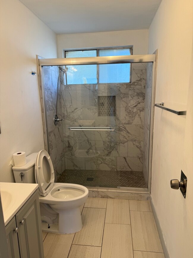 New bathroom and fixtures - 4215 11th St