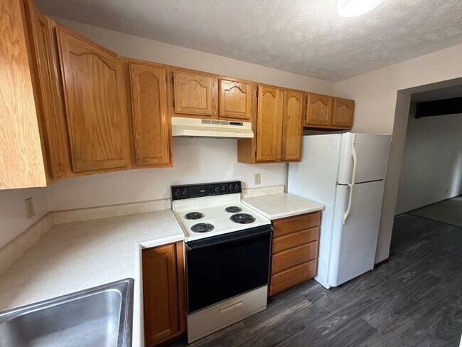 Foto del edificio - 4620 Grassridge Rd