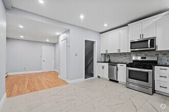 Building Photo - 510 New York Ave