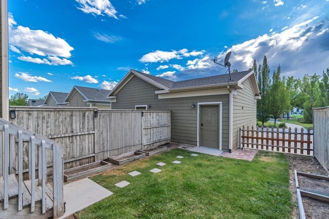 Building Photo - 10634 Topview Rd