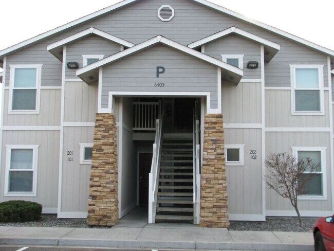 Foto del edificio - 6405 Chapel Hill Blvd