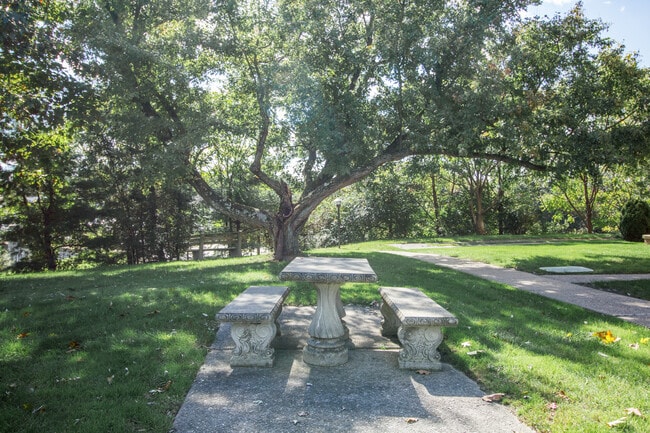 Photo - 60 Cloverleaf Towers Apartment