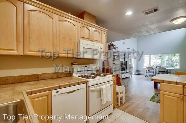 Building Photo - 2 br, 2 bath House - 6730-32 Luciernaga Place