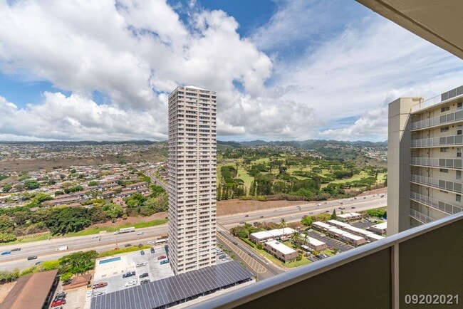 Building Photo - 2 Bed 2 Bath 2 Parking IN PEARL CITY