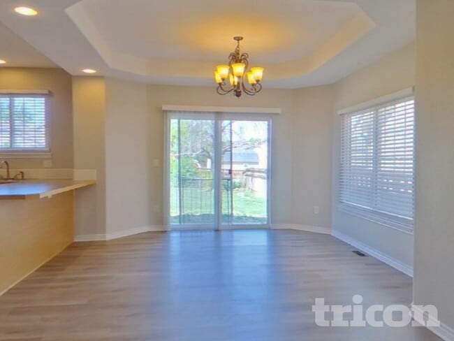 Building Photo - 385 Longspur Dr