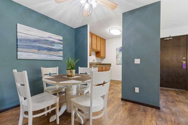 Arbor Lakes Dining Area - Arbor Lakes at Middleton